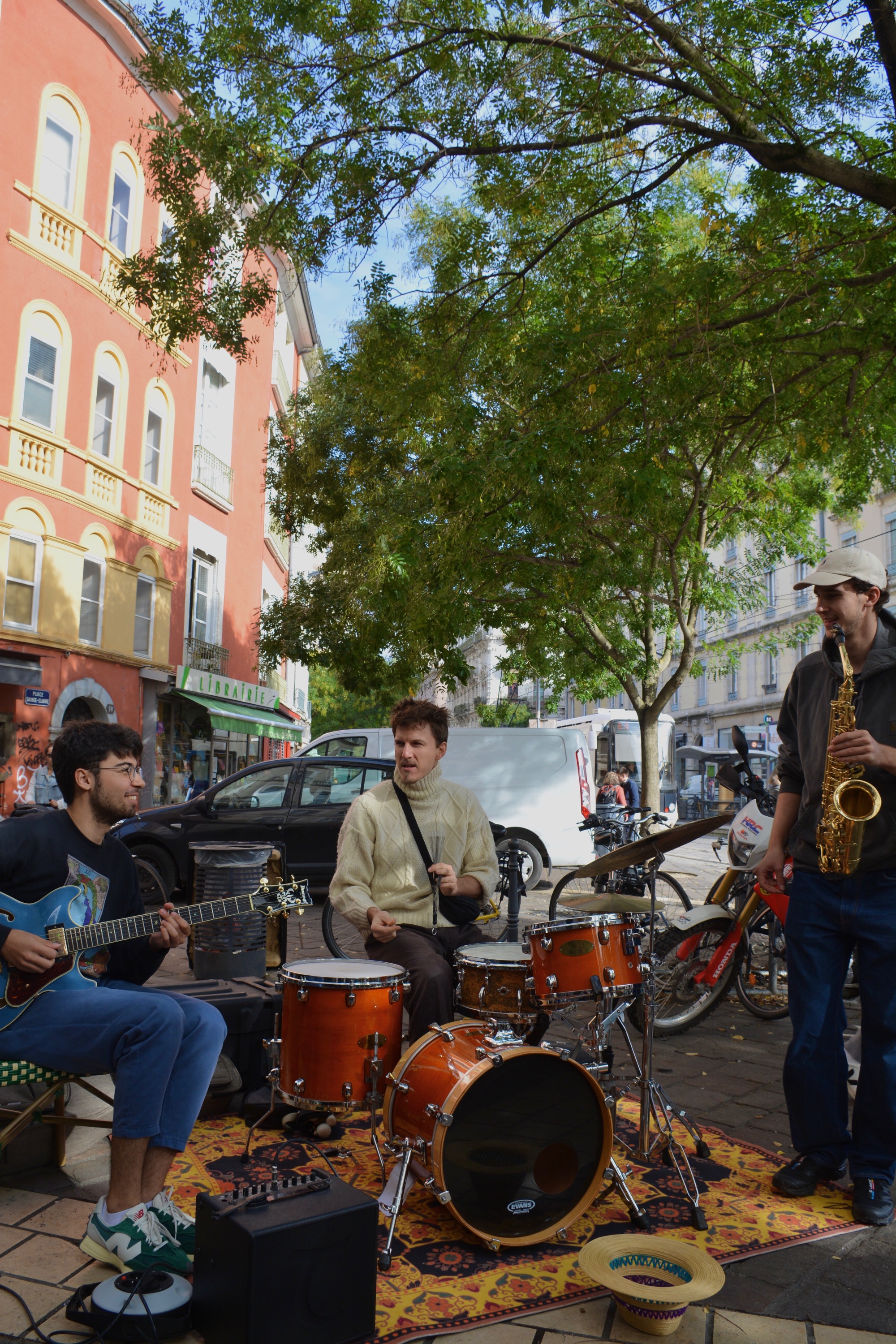 Sollatrio en concert au café des Halles